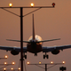 Imagen para el artículo titulado Las industrias de la aviación y la tecnología debaten si el 5G puede hacer que un avión se estrelle